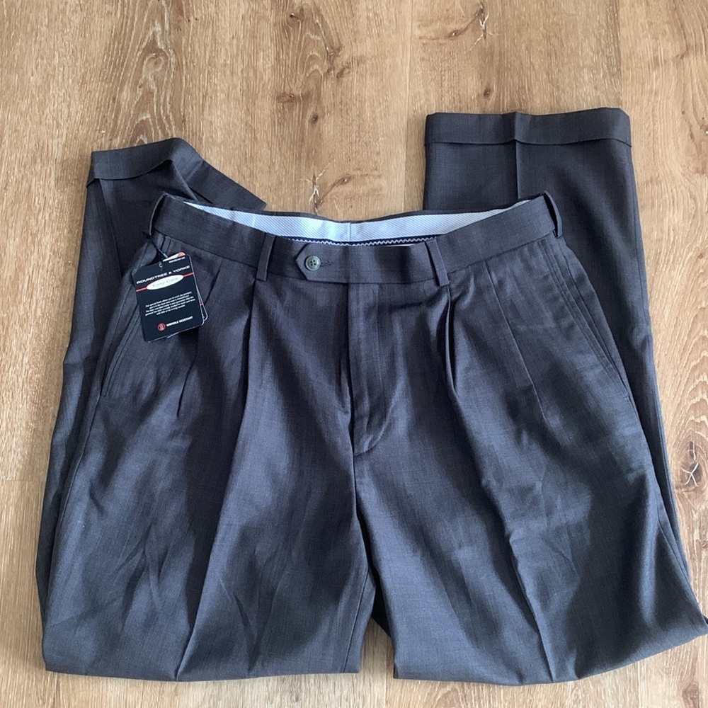 Roundtree & Yorke Mens pants size 34 x 29 brand new with tags, charcoal gray